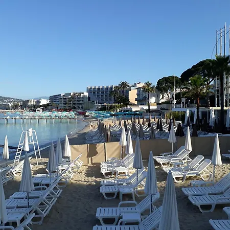 T2 Le Colombier Sky 7 View Apartment